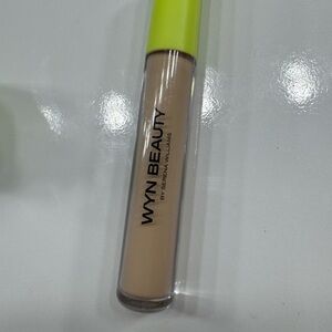 WYN beauty concealer shade ready 180